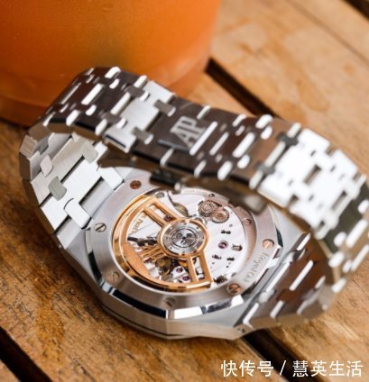 机芯|皇家橡树如何成就的不败经典，并且火了半个世纪