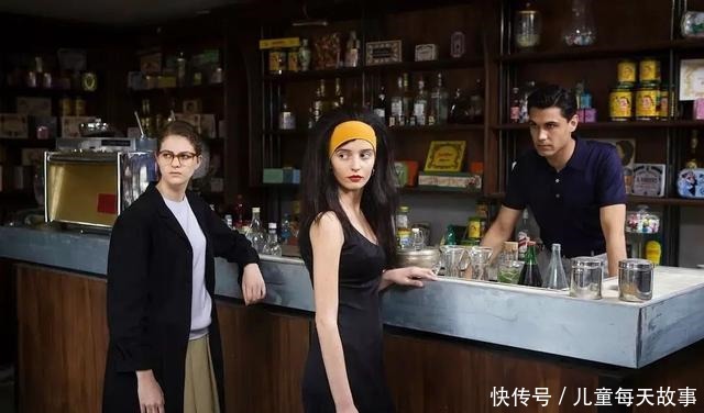 《我的天才女友2》人生总是这么痛苦,还是只有儿时如此