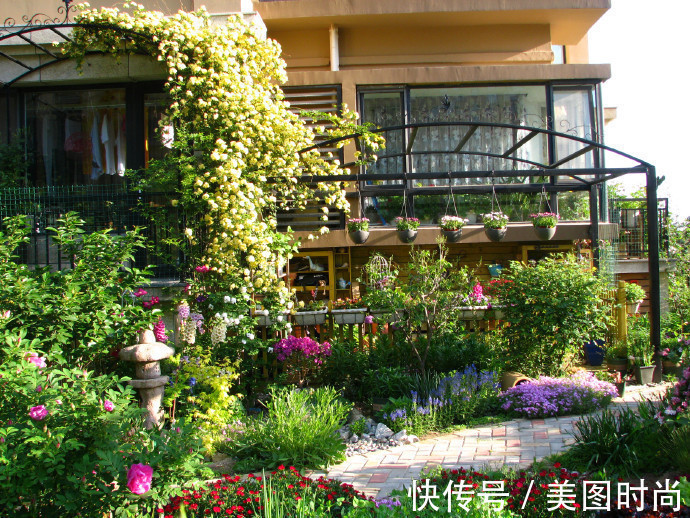 阳台上|为建花园,不顾反对买了一楼带院子,3年的亲手布置朋友都羡慕了