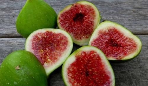 女性不想人老珠黄，多吃以下食物，滋养皮肤，淡化斑点，早吃早好