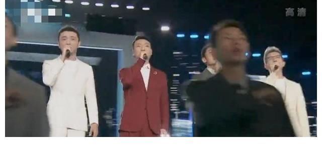 央1中秋晚会,王祖蓝一首《火锅》尬出天际,周深一开口感觉来了