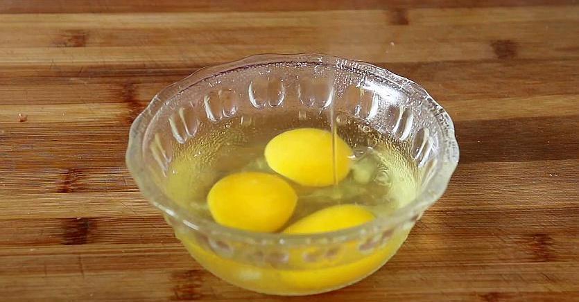 包菜加3个鸡蛋,教你新鲜吃法,一周做5次,出锅比吃肉还香