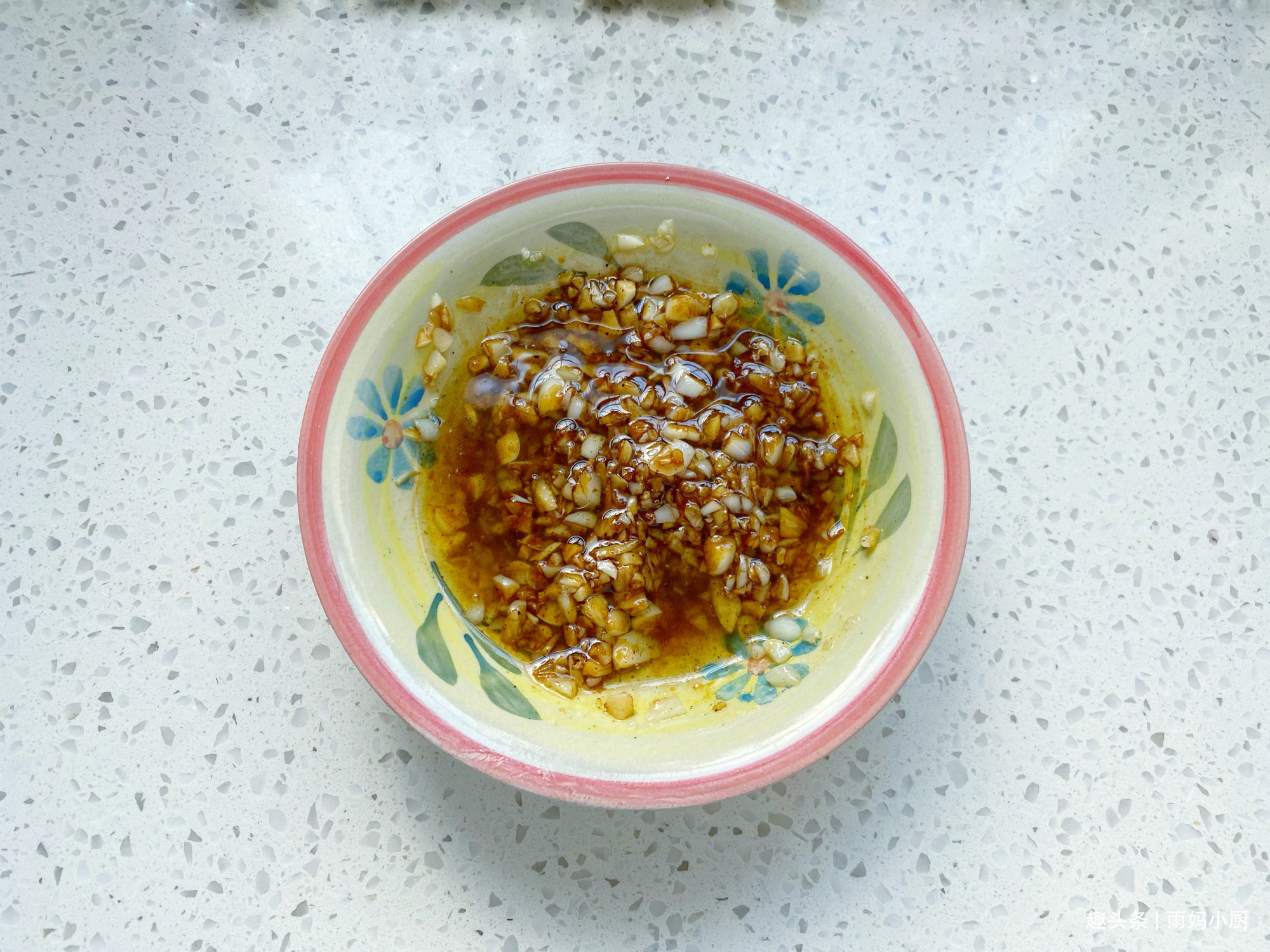 蒜蓉粉丝蒸虾,粉丝不要焯水记住1招,虾肉鲜嫩粉丝入味又好