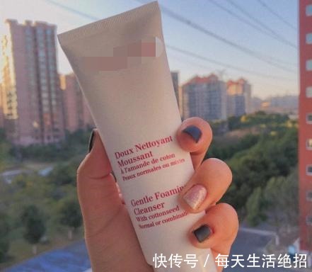 洗面奶 屈臣氏拉入“黑名单”孕妇护肤品,买一送一都别要,没效果还烂脸!
