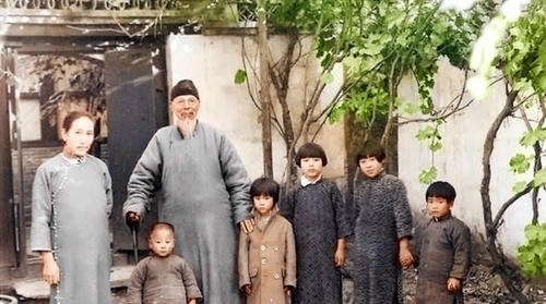 夏文珠#爱浪漫的齐白石:57岁娶少女、80岁吵架下跪求和,90岁还筹备新婚