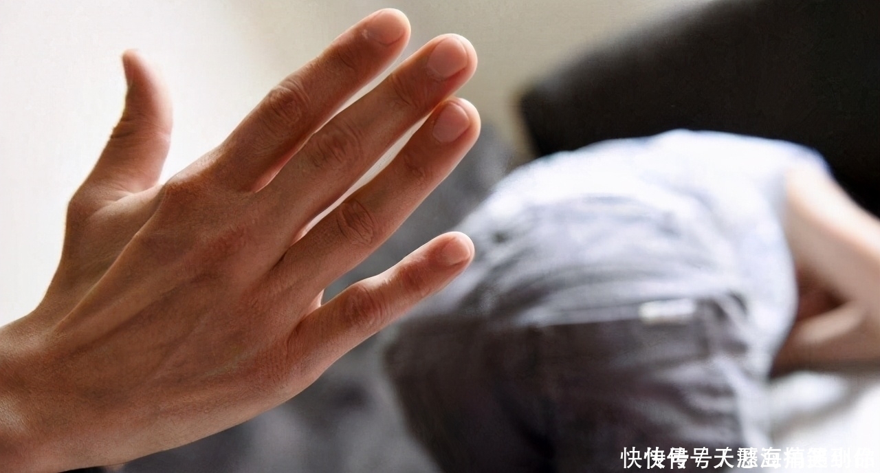 家长|孩子挨打时出现这2反应,家长赶紧住手,再打可能会出大问题