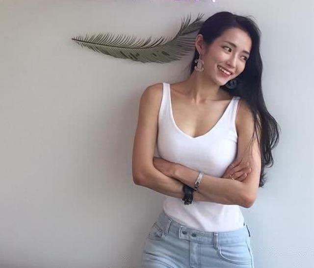 36岁美女拥有S型完美身材,一双大长腿吸睛,运动是关键