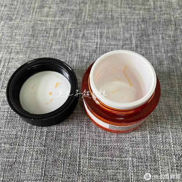 任性de生活 篇八十六：10款网红美白产品空瓶分享，烟酰胺，维c，377哪个最有效？