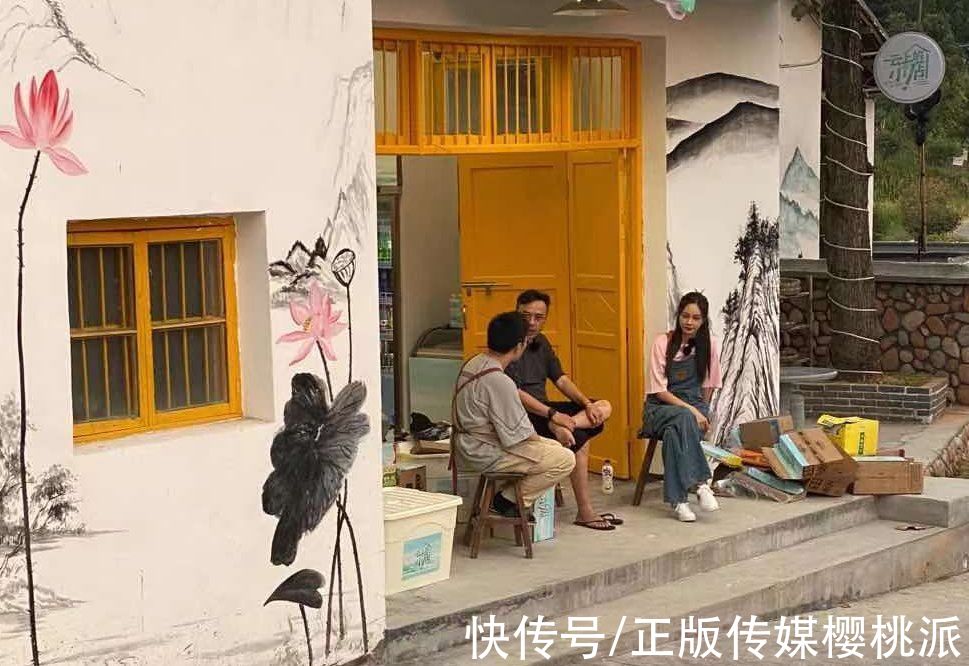 汪涵在長沙農(nóng)村開店，堅(jiān)持素顏出鏡還現(xiàn)場摳腳，變成鄉(xiāng)野知心大哥