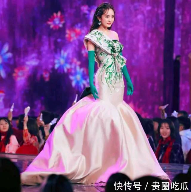 出道30年的杨幂,终于能够登上央视春晚了,她说首上春晚意义重大