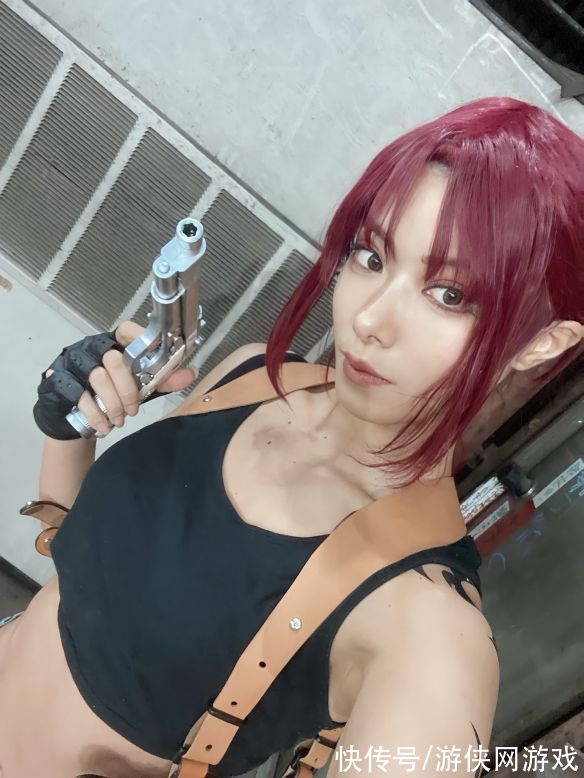 coser|美女推主Cos空条徐伦完美还原JoJo立！身材线条太完美