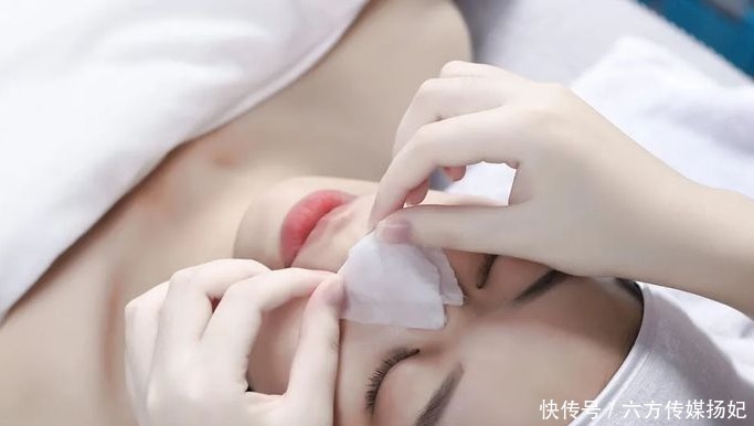 皮肤|黑头1挤1个洞,紧致毛孔是关键!