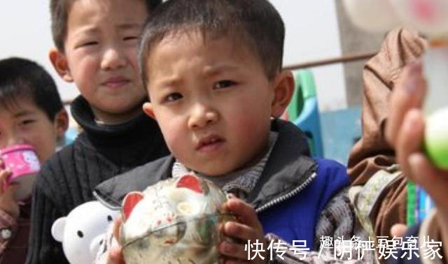 零花钱|6岁儿子花100元买一袋盐,妈妈前去讨公道,收银员自己看监控