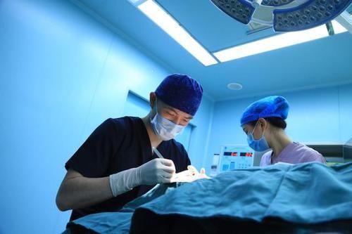 护士|生下孩子后，护士连着6小时追问宝妈这个问题，问得宝妈满脸通红