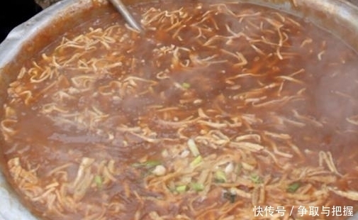 赶集|去农村集市上赶集,美食又便宜又好吃,最后一个你肯定没吃过?