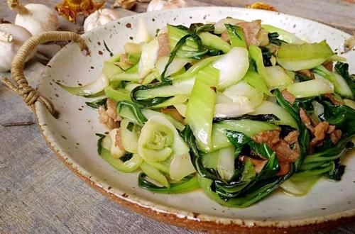 吃早餐时，宁愿饿肚子也尽量别选这3种，虽然方便省钱但毫无营养