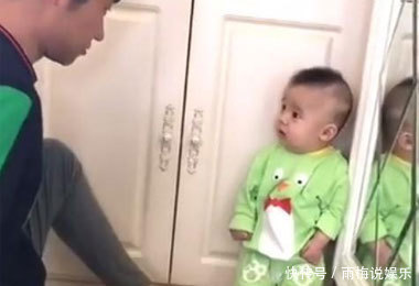 宝爸|小萌娃被爸爸给放到墙角罚站,委屈的小模样实在是萌逗了