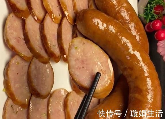 自制香肠,选料精良、干净,吃起来放心,今天分享一道蒜香红肠