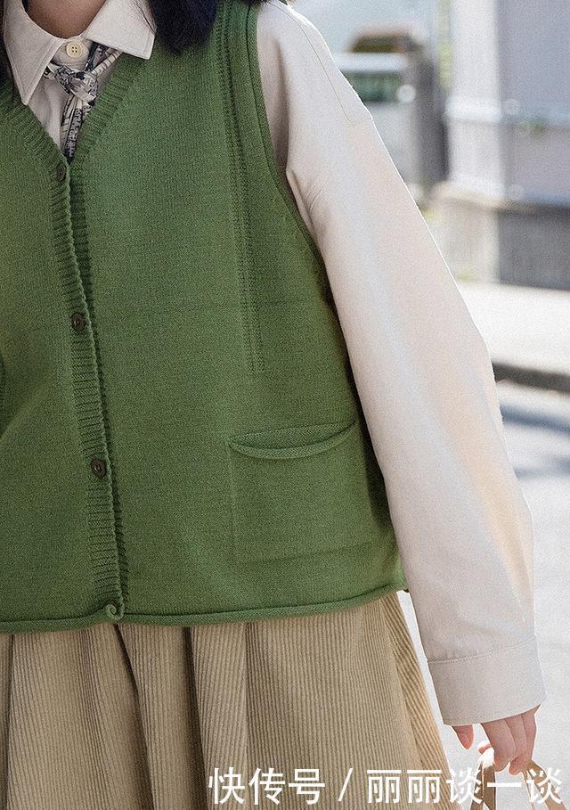 你造吗秋冬的内搭，要“叠着穿”才洋气
