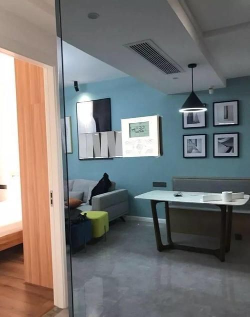 收纳|老公在厕所门口打个柜子，超实用，跟卧室一起，能装下“全世界”