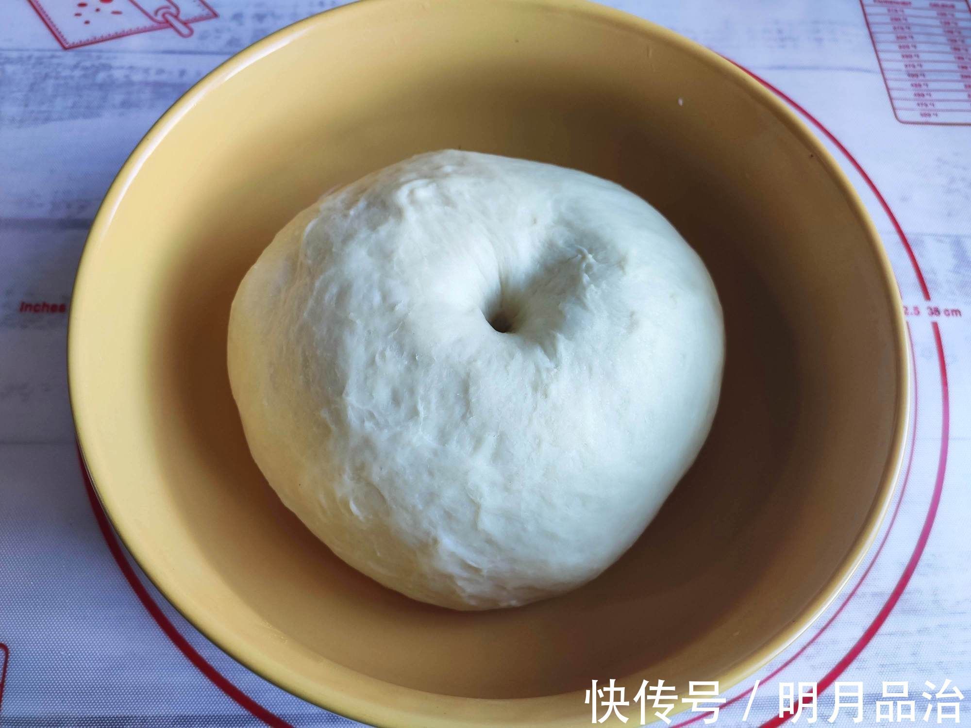 不用黄油也能做的面包，松软好吃，奶香浓郁，孩子早餐最喜欢它