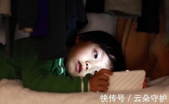 生长发育|看着孩子整日沉迷手机游戏我着急上火,有没有同款,该怎么办