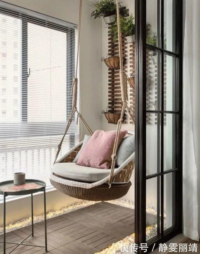 阳台|越来越多人阳台不铺瓷砖，如今用它来代替，太聪明了