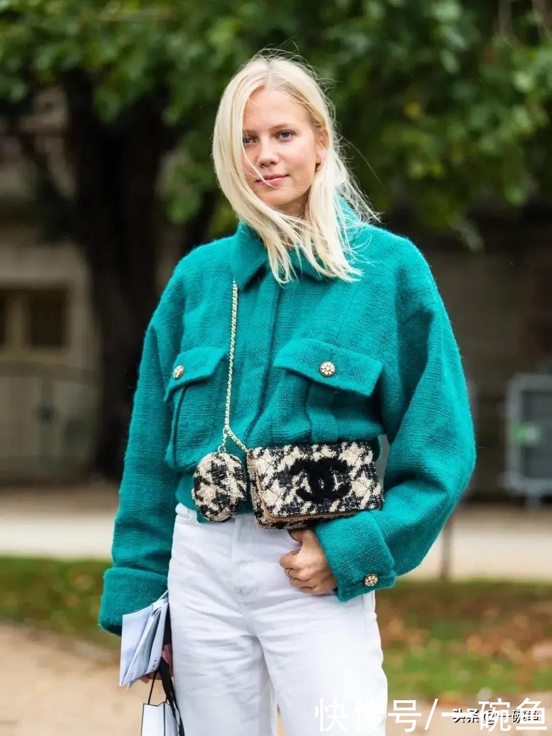 今春爆流行的“薄外套”，有这4件就够！30个穿搭模板，好看