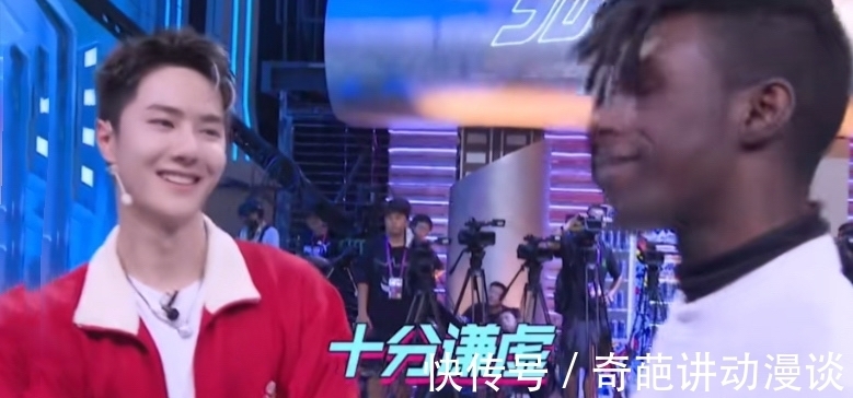 布布|《街舞4》王一博和布布见面!两人隔空比心,王一博全程飚英文