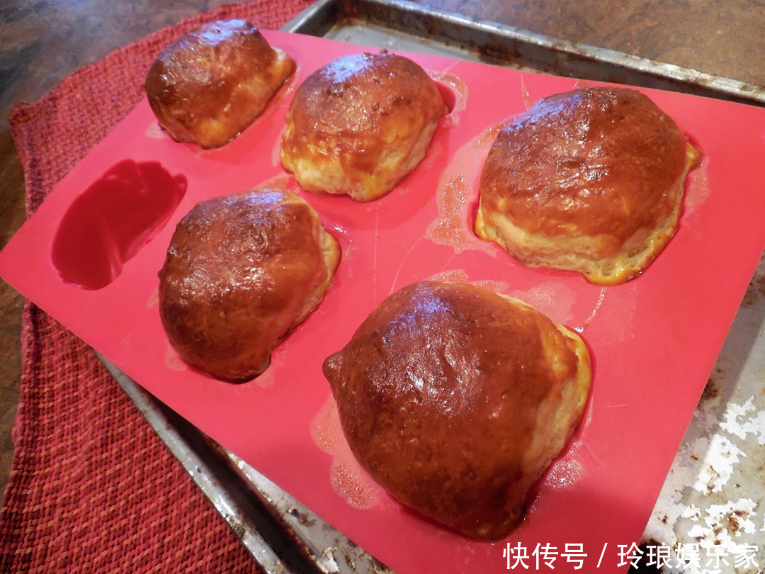 冬天,面包别再买了,自己在家做,不用一滴水,柔软拉丝真好吃!