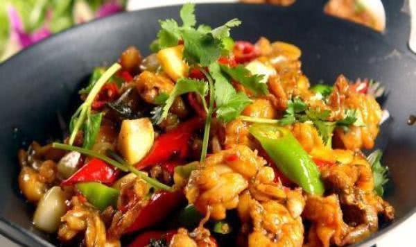 美食推荐爆炒肥肠，鱼香莲藕丸，干锅牛蛙，小炒驴肉做法