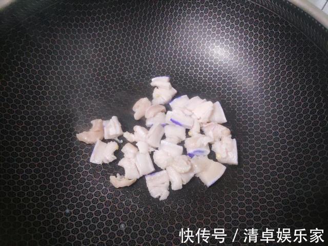 肥肠好吃不好洗教你1招洗2次，保证无异味还干净