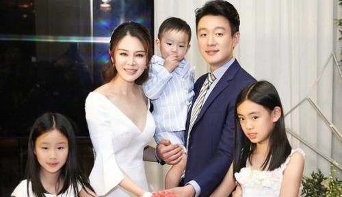 冉莹颖|第三胎从产房推出,孩子他爹气得转身叹气,护士不要性别歧视