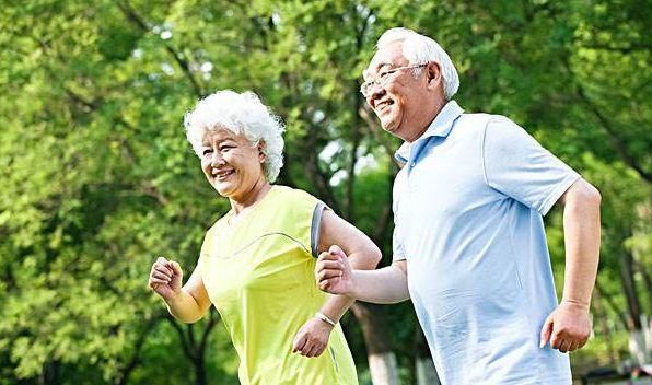  专家|寿命长不是多喝水，更不是多晨练，专家：坚持3件事，促健康