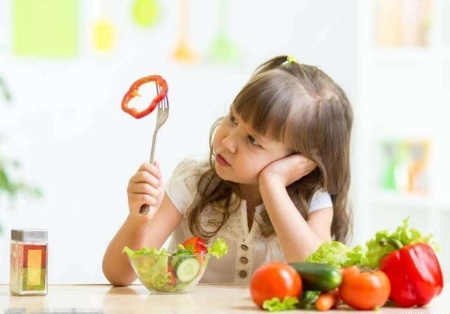 营养物质|最毁孩子视力的,不是你不让看的“手机”,也不是电视,而是它