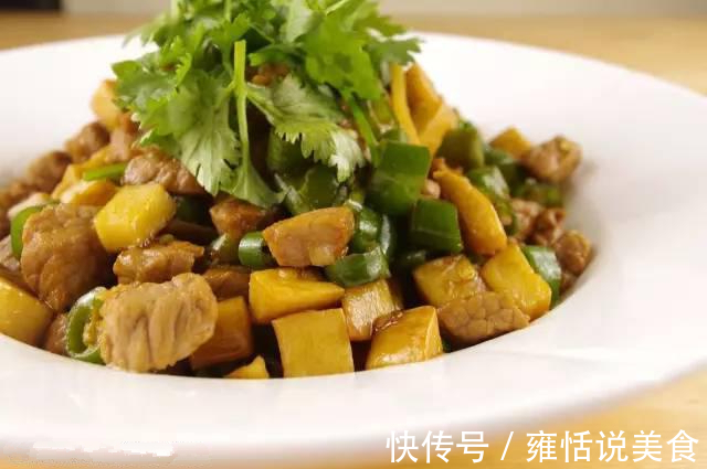 牛肉别再炖土豆了,和它一起是绝配,鲜美下饭又不柴,太解馋了!