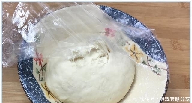 不用高筋面粉，不用揉出筋膜，一样做出好吃的面包