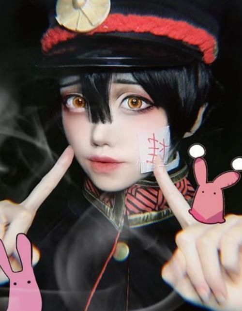 小姐姐cos|05后小姐姐cos花子君走红，当看到她伸出舌头那一瞬间，我已经沦陷了