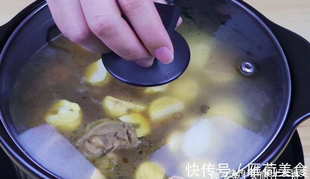 鸡肉|炖鸡肉发柴难吃？300岁老厨师教你3个诀窍，鸡肉不好吃才怪