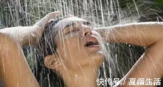 水洗脸|洗澡不能做的事,你遵守了几个?最后一个你肯定经常做
