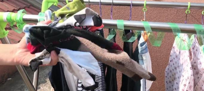 塑料瓶上剪几下,用来晾晒袜子太实用,家家户户都用得到