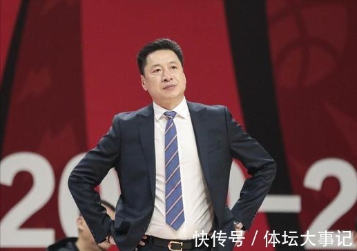 冯莱|两节输38分!李春江打蒙山东队,王哲林砍下19+9,哈德森7中1