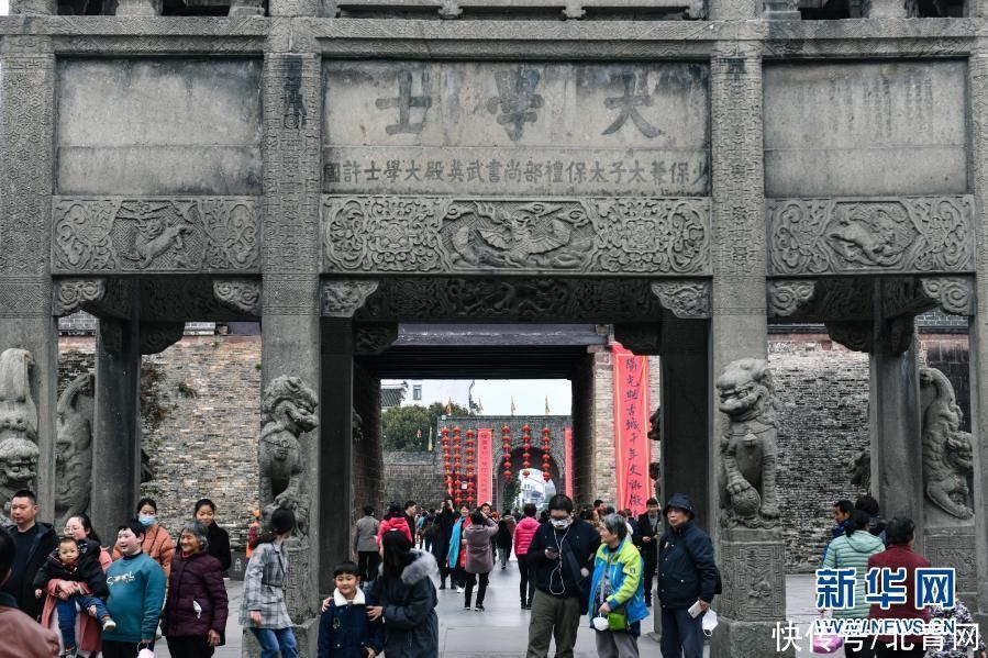 中年|安徽歙县:游古城 享周末