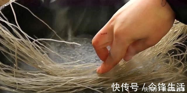 吃了半辈子玉米面,这种做法还是头一次见,营养健康,真馋人