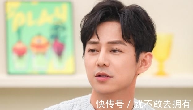 造型师|何炅在《拜托了》曝张艺兴料，称自带造型师来蘑菇屋，理由很搞笑