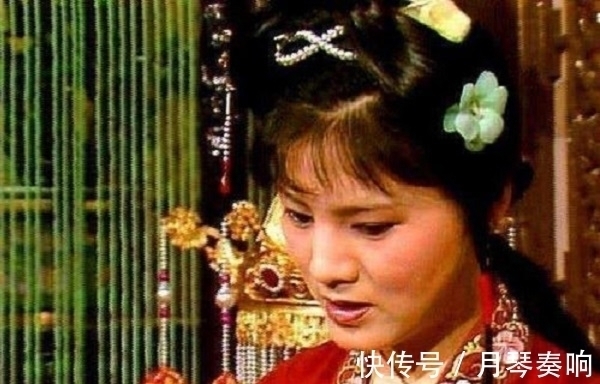 香菱@袭人受伤吐血,为何“争荣夸耀之心灰了一半”?她意识到了什么?