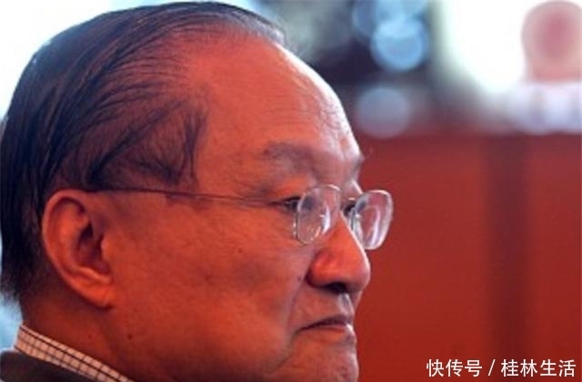 原配|金庸一生难言的痛:生母早逝,父亲被枪决,原配出轨,长子自杀