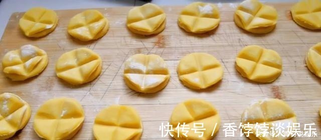 香甜|玉米面最解馋做法,就算胖成球,也能瘦成猴,香甜细腻,越嚼越香