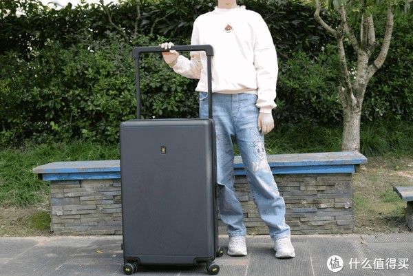 abs 超能装的出差好物，颜值、性能俱一流的地平线8号旅行箱