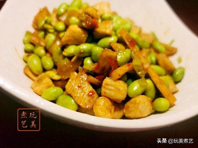  下饭|小小辣萝卜丁，单吃会上头，入菜后超级下饭